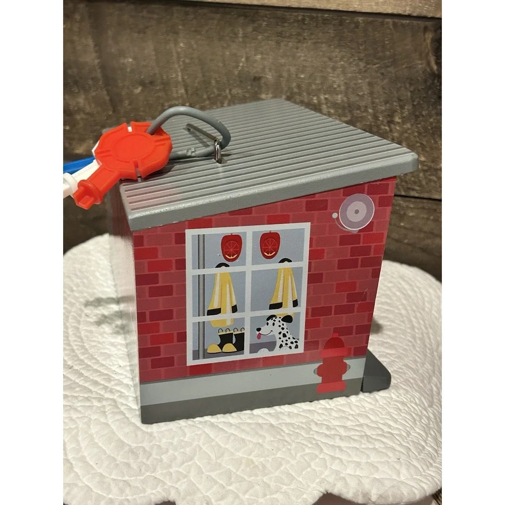Melissa and Doug Wooden Keys & Cars Rescue Garage Play Set‎ EUC